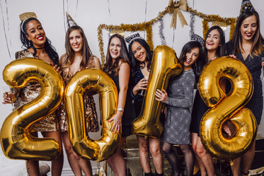 2018 new years party friends
