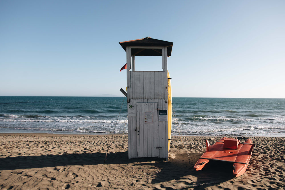 a life guard hut on the beach