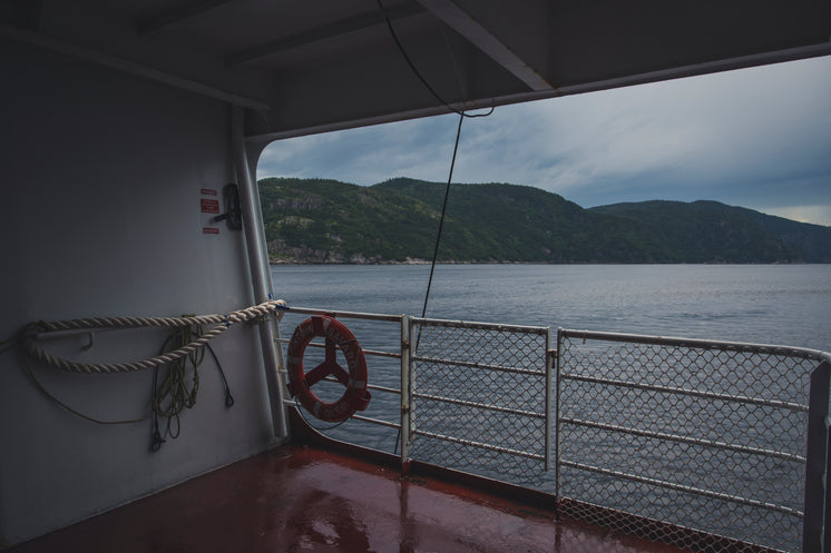 a-view-of-mountains-from-the-lower-deck.jpg?width=746&format=pjpg&exif=0&iptc=0