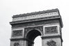 arc du triomphe in black and white