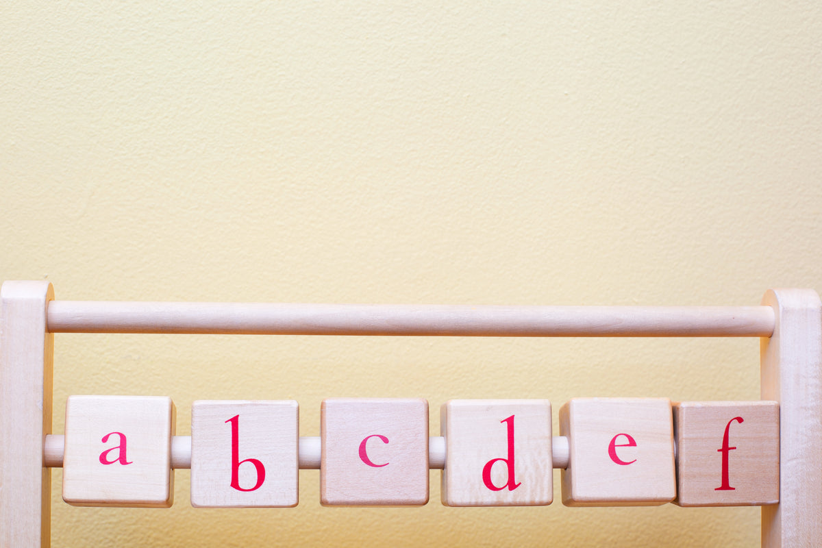 alfabeto de decoração para quarto de bebê