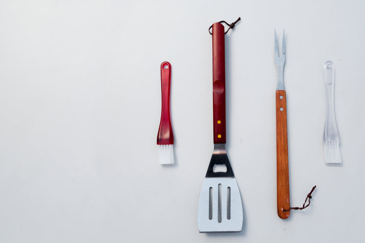 bbq-tools-flatlay.jpg?width=746&format=pjpg&exif=0&iptc=0