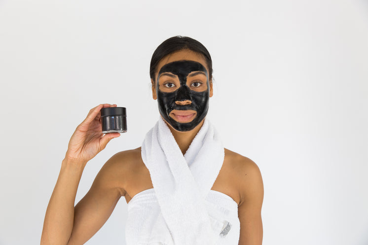 benefits-of-activated-charcoal-face-mask