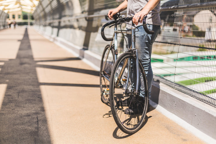 bike-front-tire.jpg?width=746&format=pjp