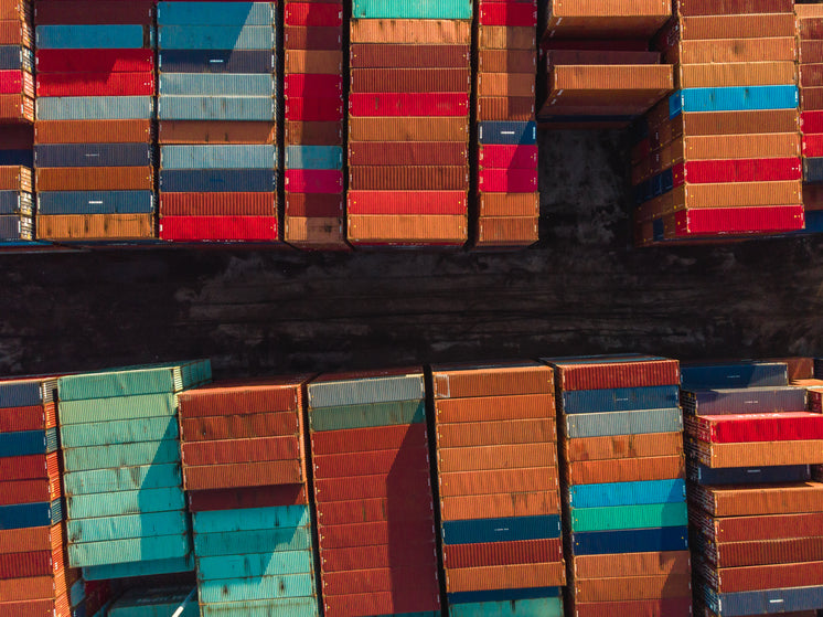 birds-eye-view-of-rows-of-shipping-containers.jpg?width=746&format=pjpg&exif=0&iptc=0