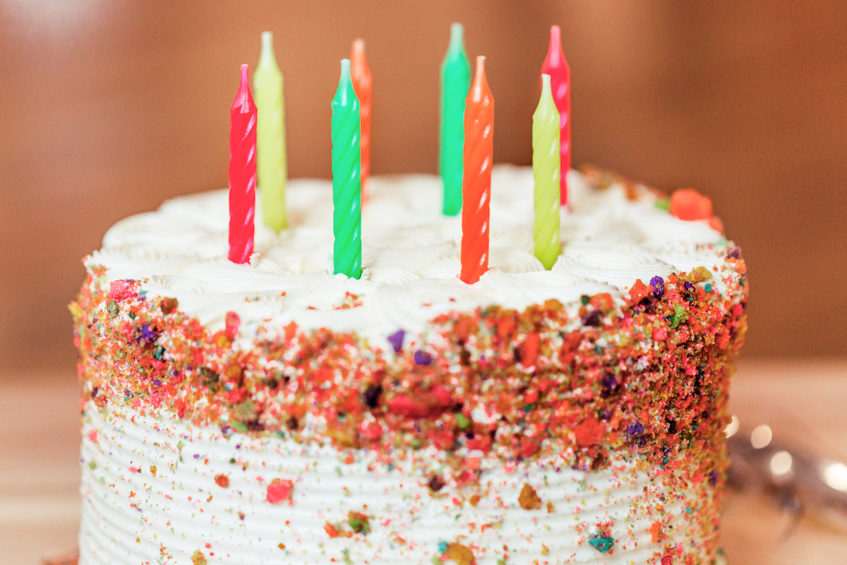 蛋糕里的生日蜡烛