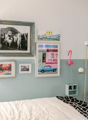 blue and white bedroom decor