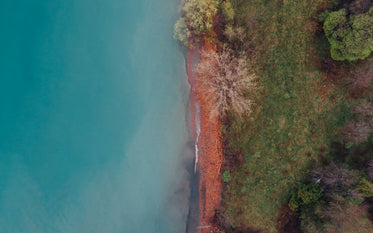 blue water red shore green land