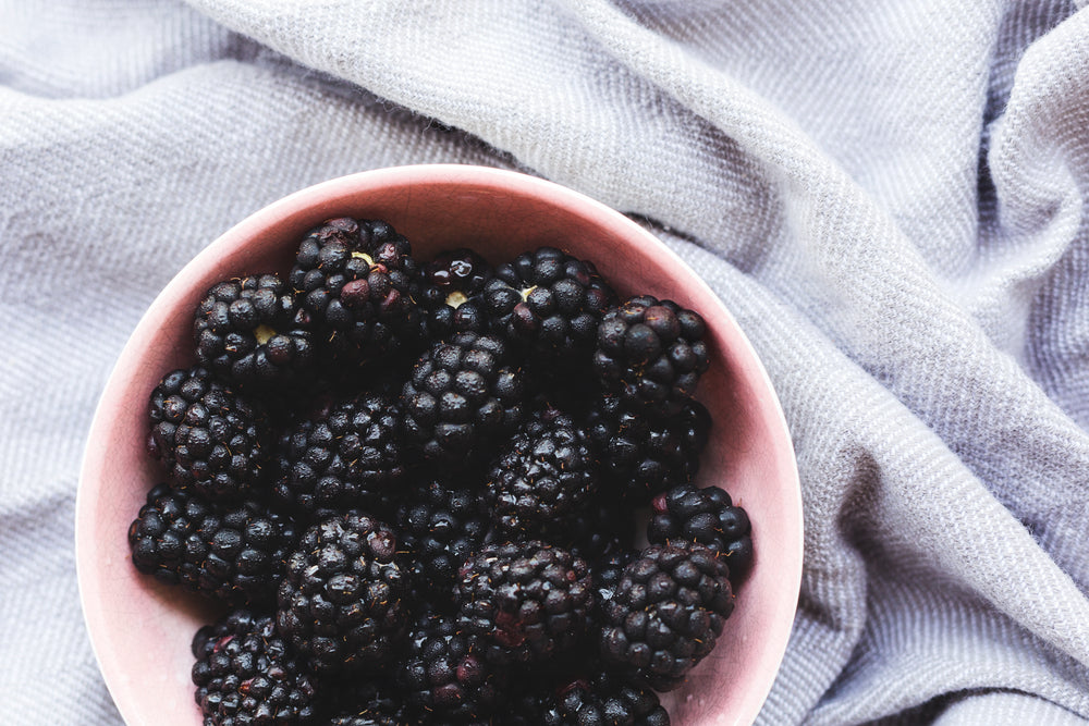 bowl of blackberries