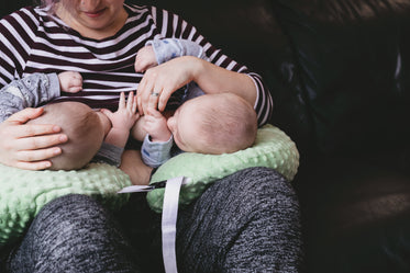 breastfeeding twins