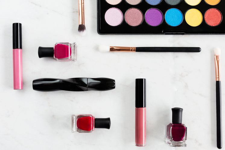 bright-makeup-flatlay.jpg?width=746&form