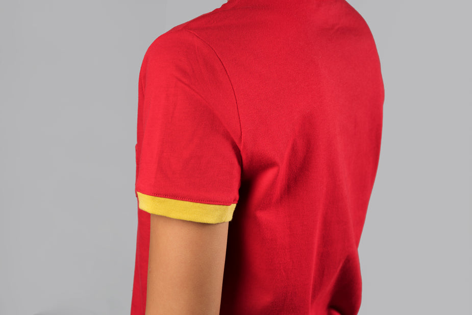 Red Color Rusher Shoulder Free Bright Red T Shirt Shoulder Photo — High Res Pictures