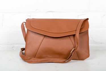High Res Brown Purse With Shoulder Strap Picture — Free Images