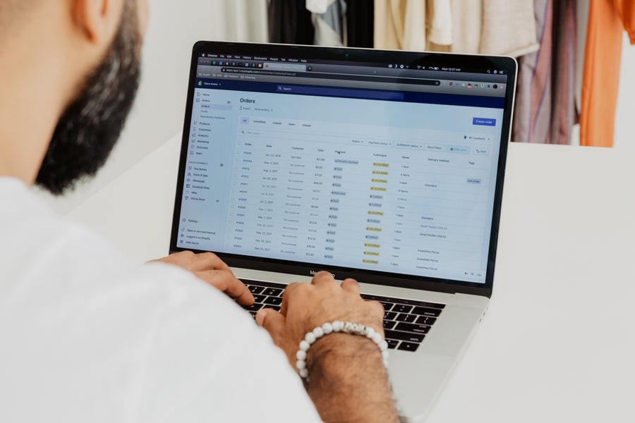 Real-time data synchronization dashboard