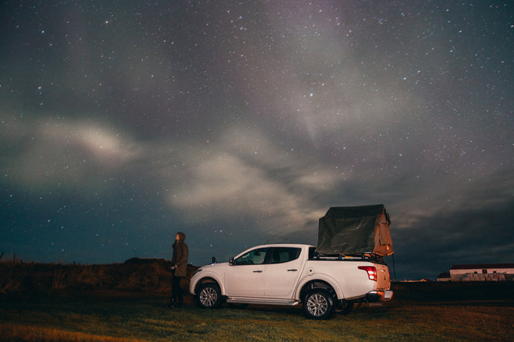 camping-under-stars-northern-lights.jpg?