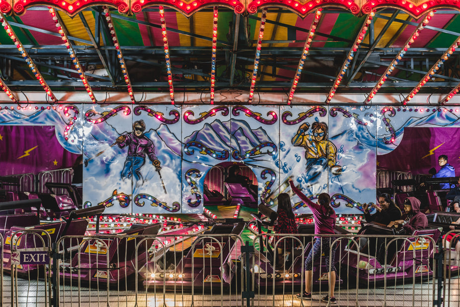 High Res Carnival Ride At Night Picture — Free Images