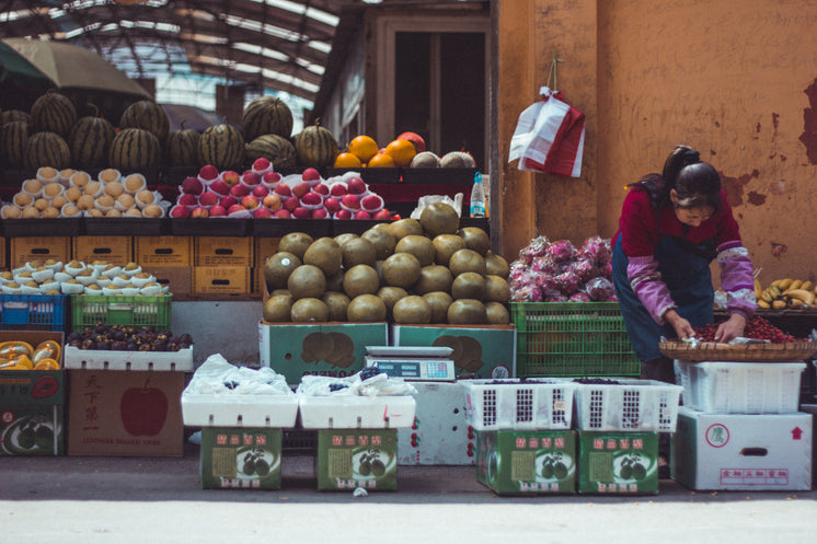 Chinese Fruit Market