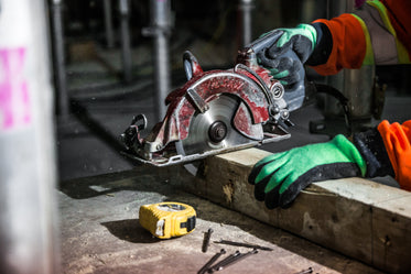 High Res Circular Saw Cuts Beam Picture — Free Images