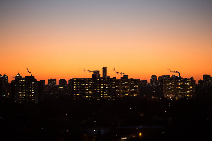 城市日落煙霧