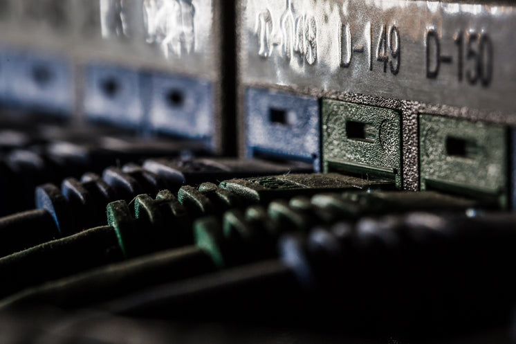 computer-hard-wires.jpg?width=746&format=pjpg&exif=0&iptc=0