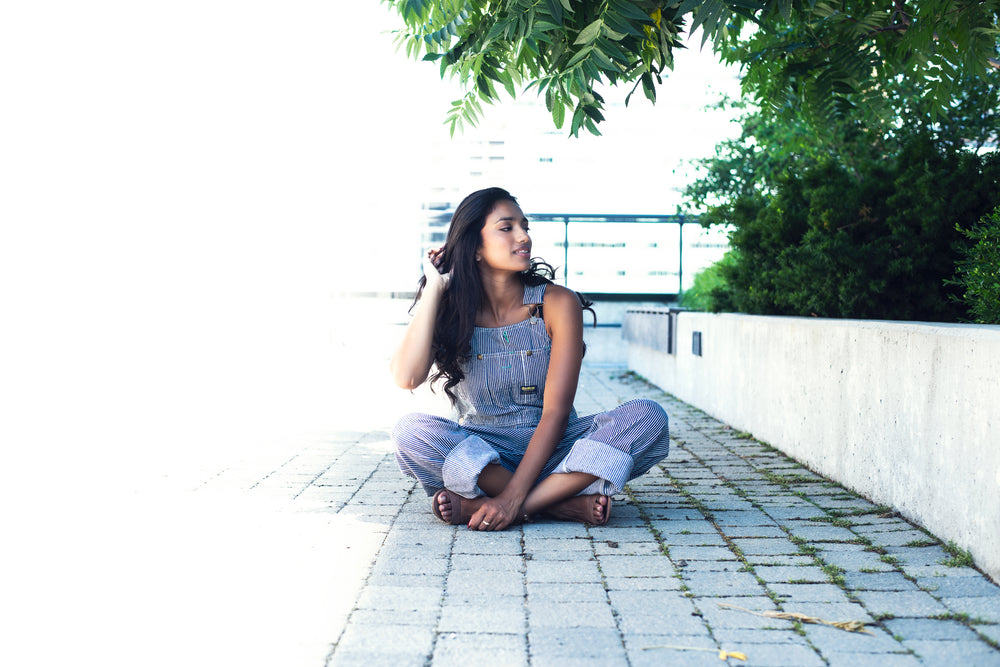 cross legged model in fall fashion