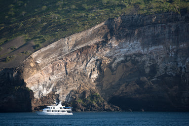 cruis ship at cliff side