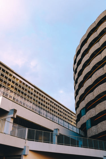 curved and straight buildings