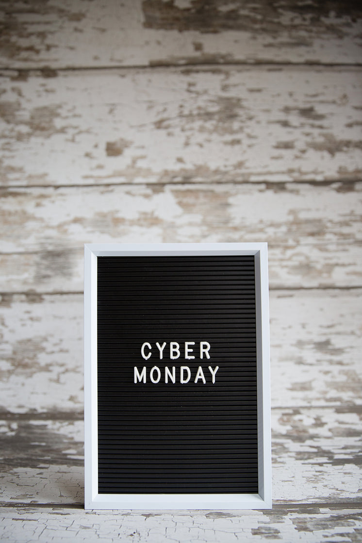 Cyber Monday Center Vertical