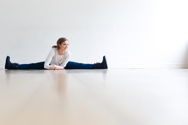 dancer-warm-up-splits.jpg?width=746&format=pjpg&exif=0&iptc=0
