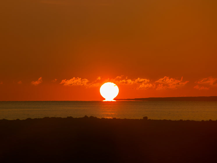 deep-red-sunset-on-the-horizon.jpg?width