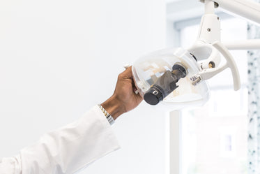 Free Dental Exam Light Photo — High Res Pictures
