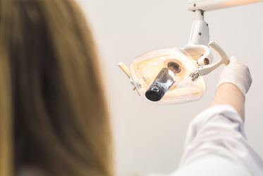 luz de consultório de dentista