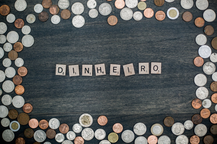 dinheiro-lettering-and-coins.jpg?width=746&format=pjpg&exif=0&iptc=0