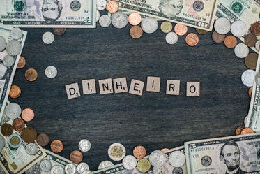 dinheiro money lettering