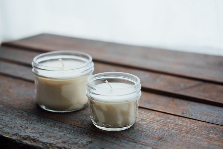 diy-organic-candles.jpg?width=746&format=pjpg&exif=0&iptc=0