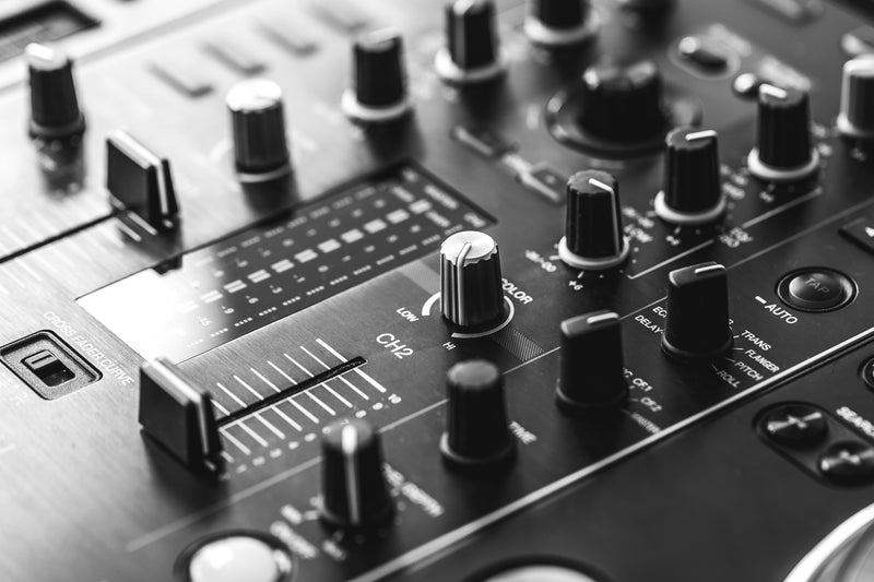 10 Best EDM Music Production Tutorials for Beginners