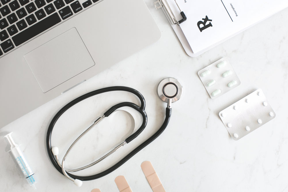 flatlay de consultório médico