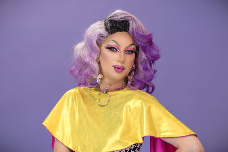 drag-queen-purple-hair-and-background.jp