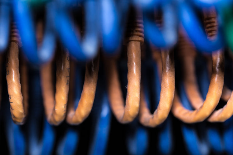 dusty-computer-cables.jpg?width=746&format=pjpg&exif=0&iptc=0