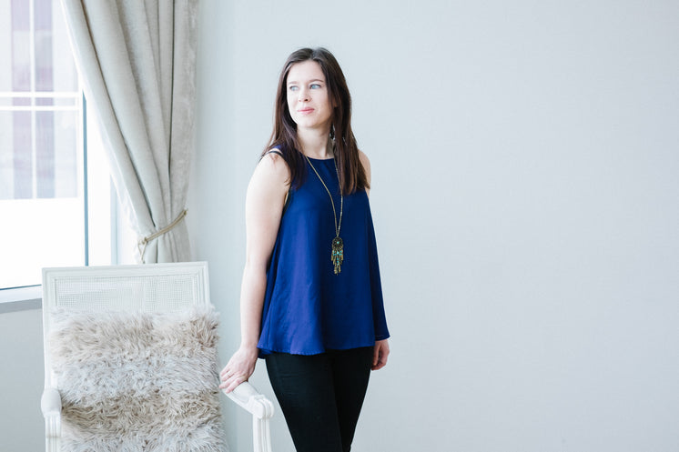 elegant-woman.jpg?width=746&format=pjpg&