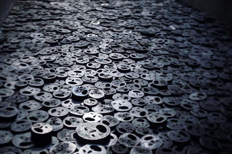 face-shapes.jpg?width=746&format=pjpg&exif=0&iptc=0