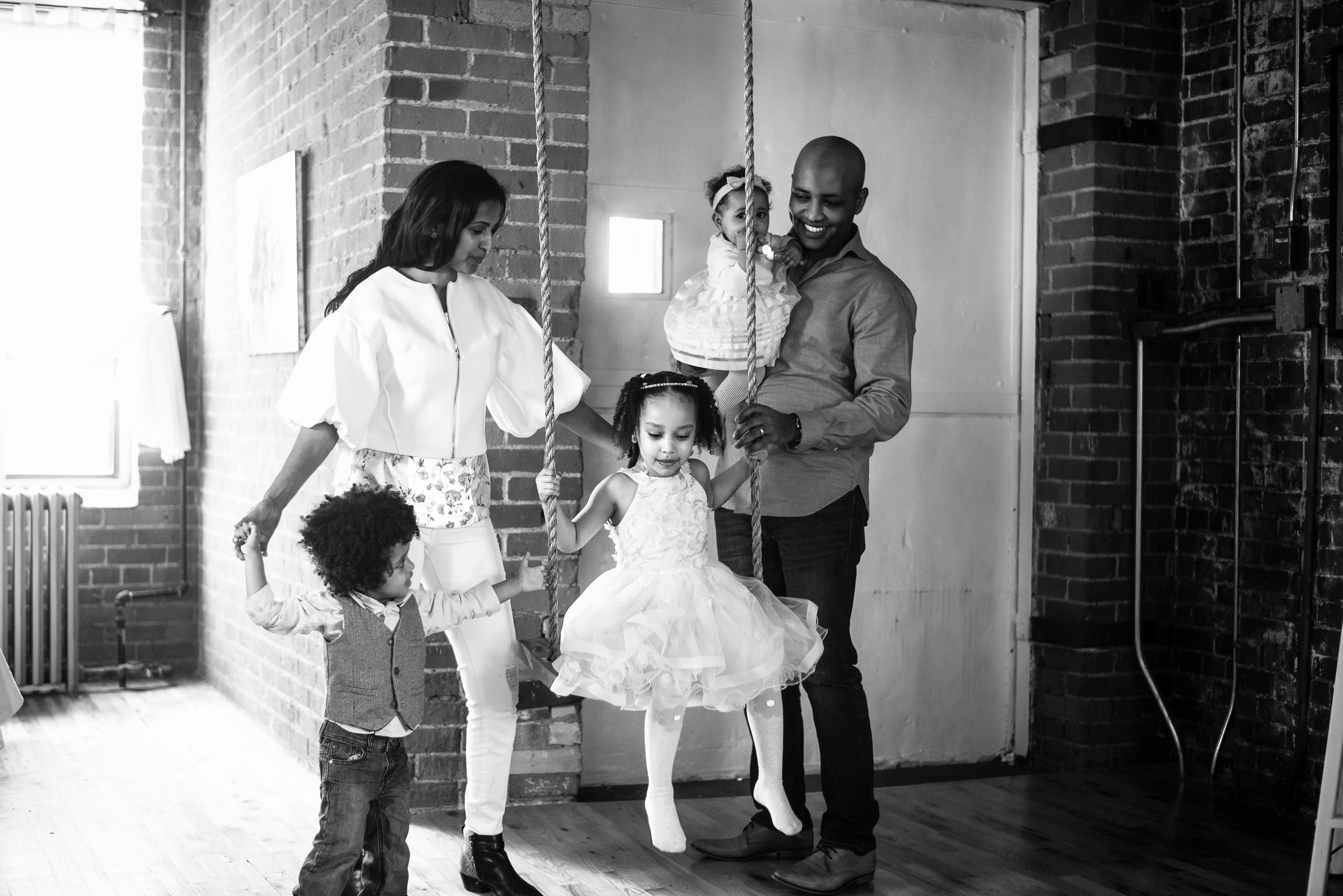 family-with-swing-black-and-white.jpg?width\u003d746\u0026format\u003dpjpg\u0026exif\u003d0\u0026iptc\u003d0