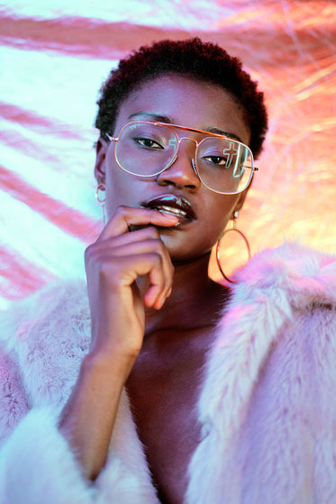 High Res Fashion Model In Fur Picture — Free Images