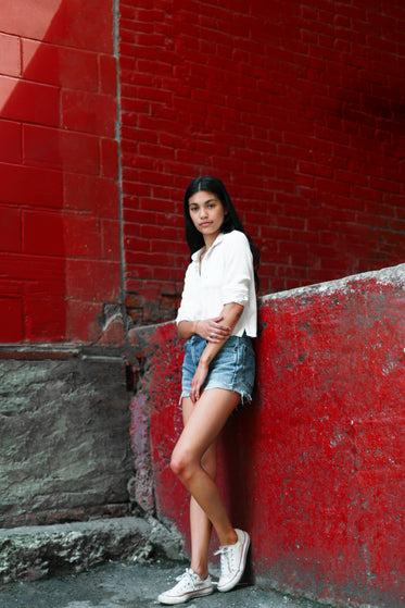 Free Fashionable Woman Downtown Image: Stunning Photography
