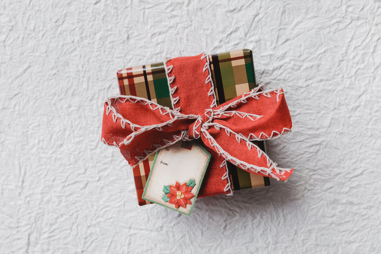 festive-gift-box-holiday-wrapping.jpg?width=746&format=pjpg&exif=0&iptc=0