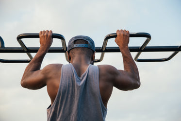 fitness man chin ups