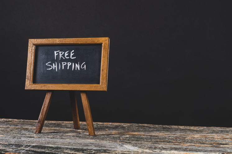 free-shipping-sign-on-mini-chalkboard.jp