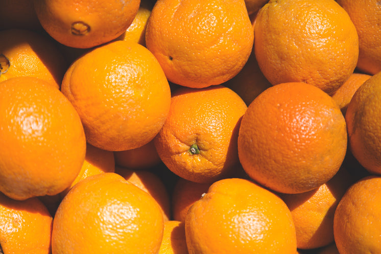 fresh-oranges-pile.jpg?width=746&format=