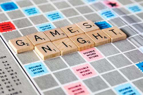 游戏夜字母瓷砖