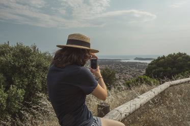 getting a shot of the scenery below on a phone